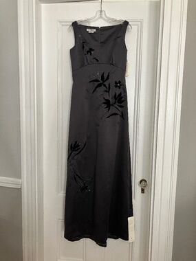 Kay Unger Pewter ballgown w/velvet-like flowers + sequins